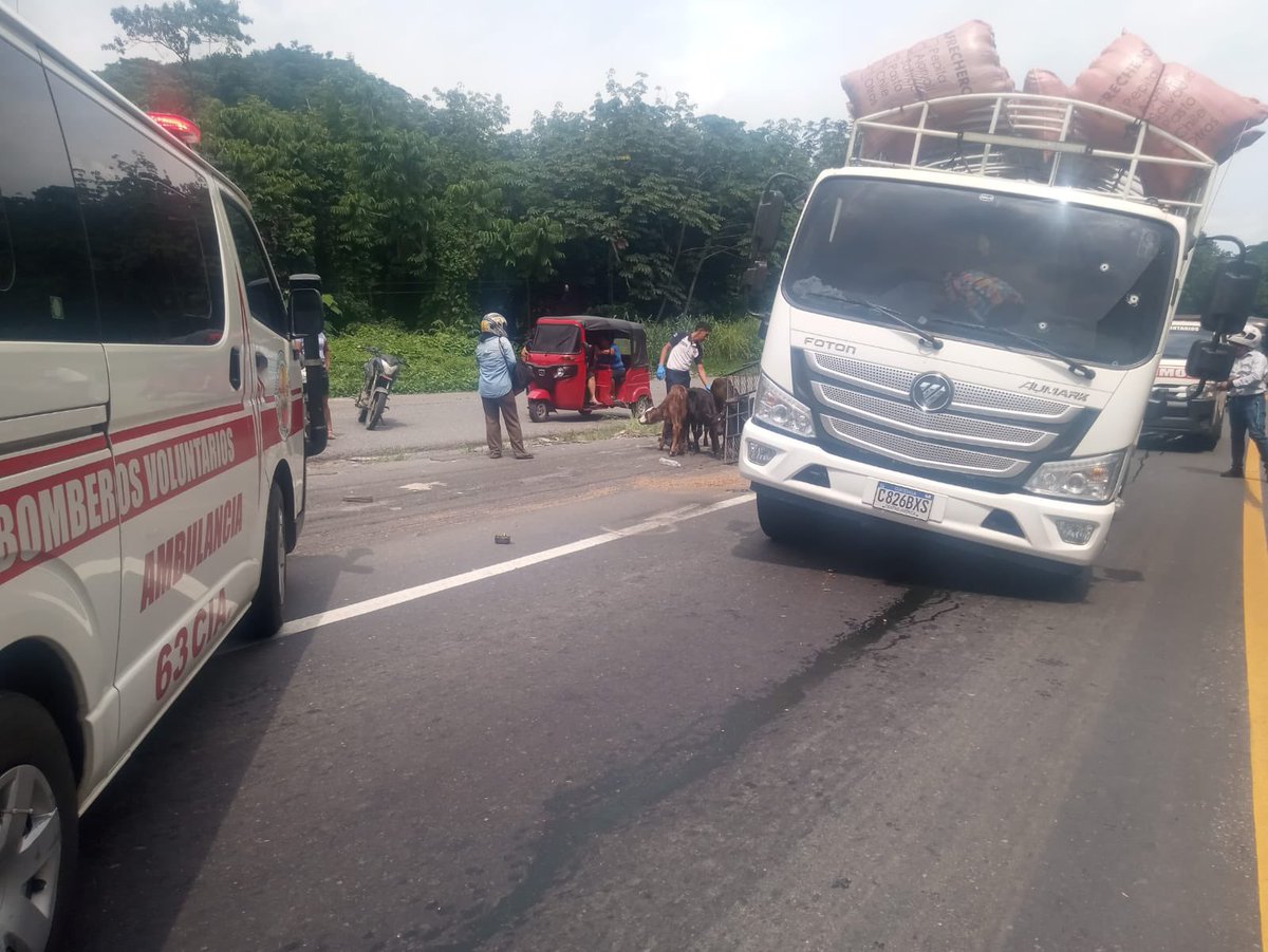 En la cabina de un camión en el que se transporta ganado, se localizaron a dos hombres con heridas de bala, a la evaluación correspondiente se determinó que ambos habían fallecido, el ataque armado se registró en el kilómetro 138 de la ruta al Pacífico. 
#73AñosCVB