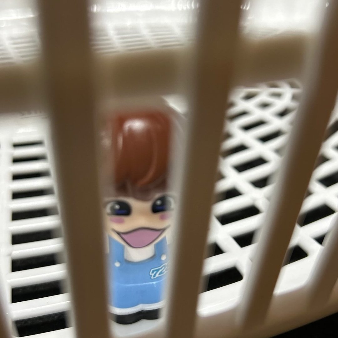 jinglovestxt's tweet photo. why is he in jail https://t.co/X6NGCsquQQ