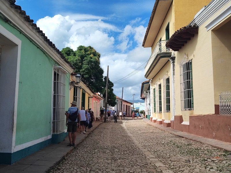 La tercera villa de #Cuba existe no solo para mostrar sus añejos encantos, sino, además, para mantenerse hasta hoy como una ciudad de encuentros, donde la calidez de su gente la hace entrañable.
#TrinidadDeCuba 🇨🇺

escambray.cu/?p=339263