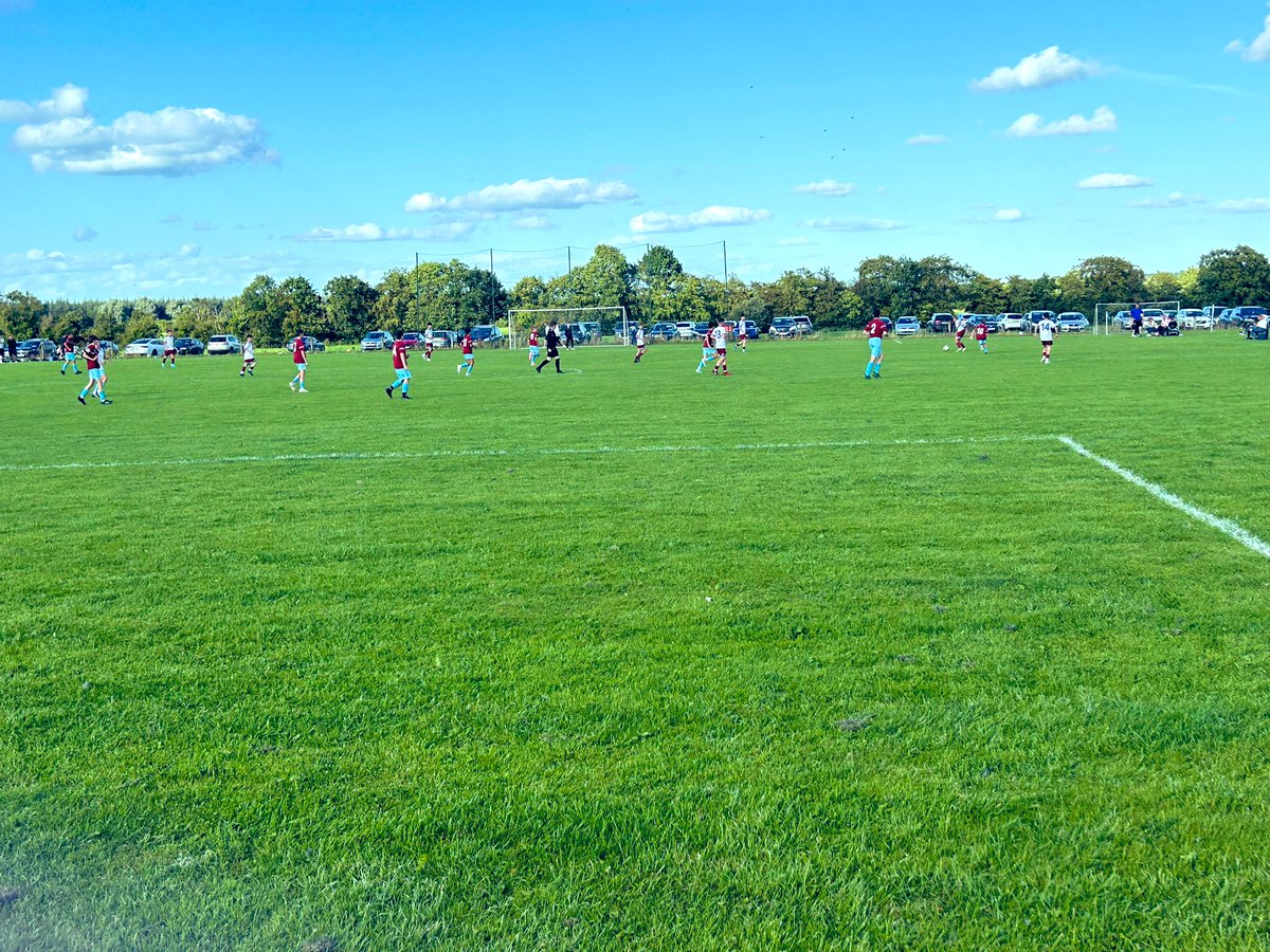 FAIMeath's tweet image. Great day of Grassroots Football in @kellsceltic for their festival of football 

✅3️⃣9️⃣ teams from U12-U14

✅Over 5️⃣5️⃣0️⃣ children taking 

⚽️Clubs giving kids a different experience away from league format 

#FPP #playerID