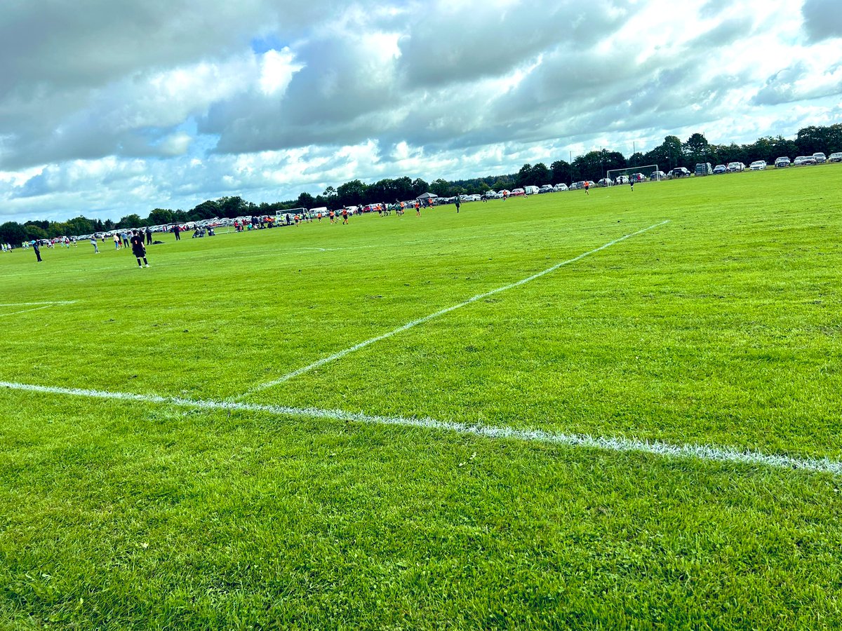 FAIMeath's tweet image. Great day of Grassroots Football in @kellsceltic for their festival of football 

✅3️⃣9️⃣ teams from U12-U14

✅Over 5️⃣5️⃣0️⃣ children taking 

⚽️Clubs giving kids a different experience away from league format 

#FPP #playerID