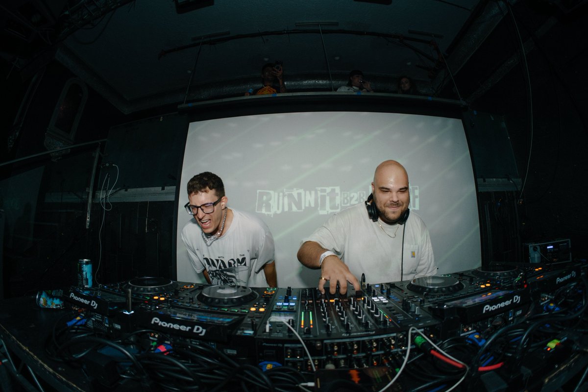 Bringing together talented artists new and established in LA for latest installment of Double Cross:

Gentlemens Club
1788-L
A Hundred Drums
Stooki Sound
Yojas ft. Blvcksheep
Nikita, the Wicked ft. Daniel Allan
Silcrow
Gurf B2B Runnit ft. hershe
Episcool B2B ZCR

Shoutout