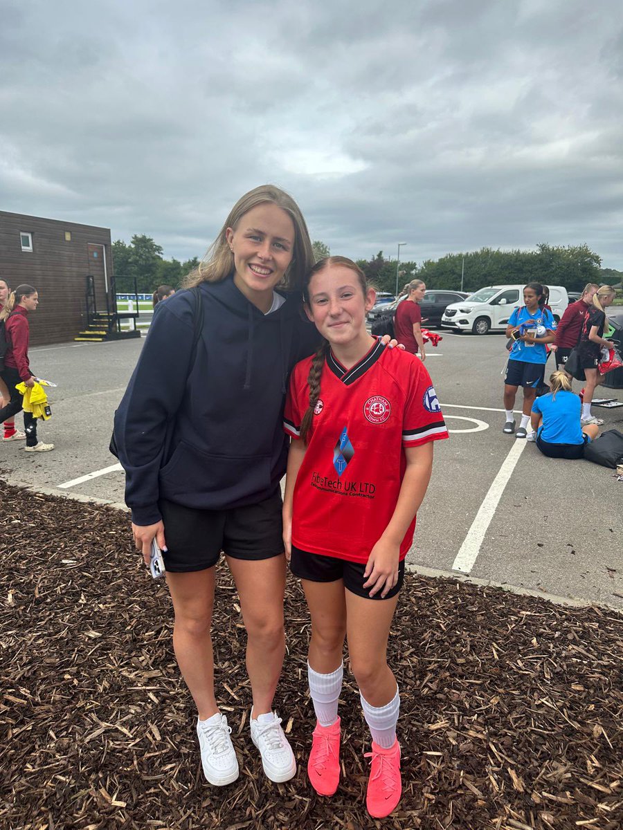8 years ago today becca was at cobham training ground training for a week, today Steph was there playing a game, also got to meet Hannah Hampton!