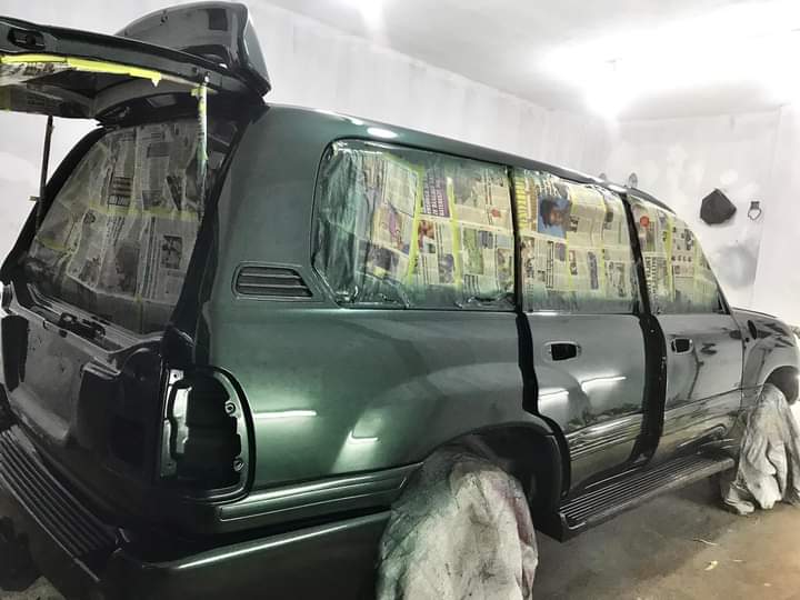 kenyi_ali's tweet photo. @KagutaMuseveni FULL BODY SPRAYING ON LANDCLUSER OUR SERVICE'S CAR POLISHING SANDING BEATING TICUT COLOR MIXING CAR PAINT SALE SERVICING CERAMIC COATING CALL DM OR WTSP (0706923844) https://t.co/0DXvEy206E