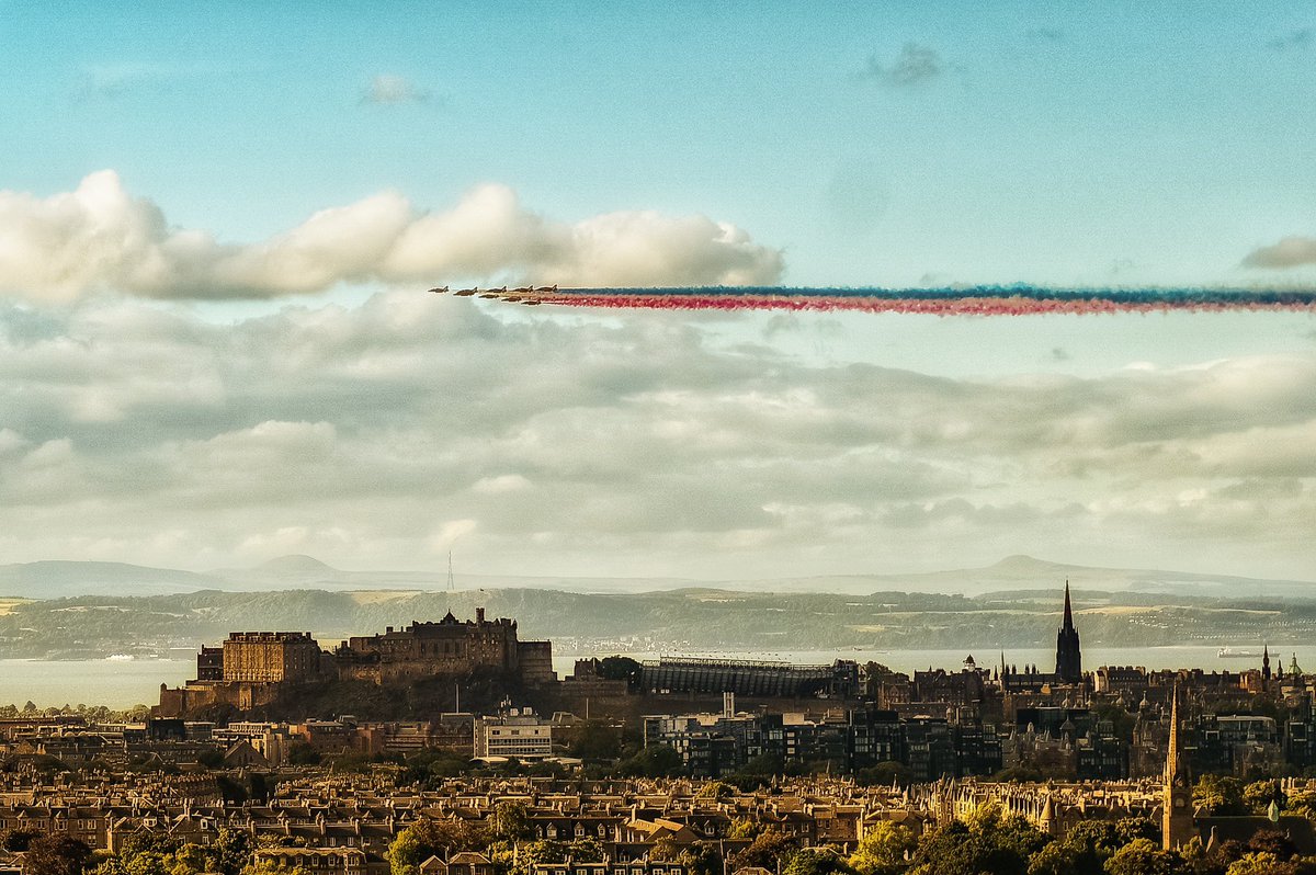 Fly past from the <a href="/rafredarrows/">Red Arrows</a> high above <a href="/edinburghcastle/">Edinburgh Castle</a> <a href="/EdinburghTattoo/">Edinburgh Tattoo</a> #Edinburgh #RedArrows #visitscotland
