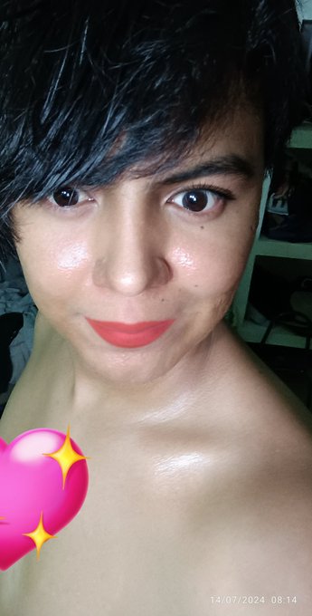 Un besos con esos labios 💋 color cereza y te animo el d&iacute;a❤️💙🙌🤭 https://t.co/evyFOx7ASR<a href="/tag/nuevafotodeperfil"class="tags"><span>#nuevafotodeperfil</span></a>