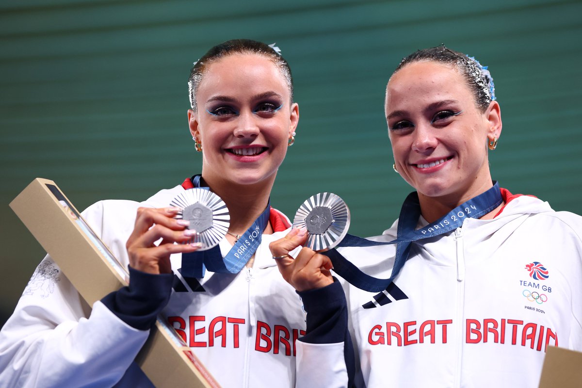 So well deserved  🥹 🥈

Congratulations Kate &amp; Izzy 👏

#Paris2024   | #ArtisticSwimming   | #InspiredToTry