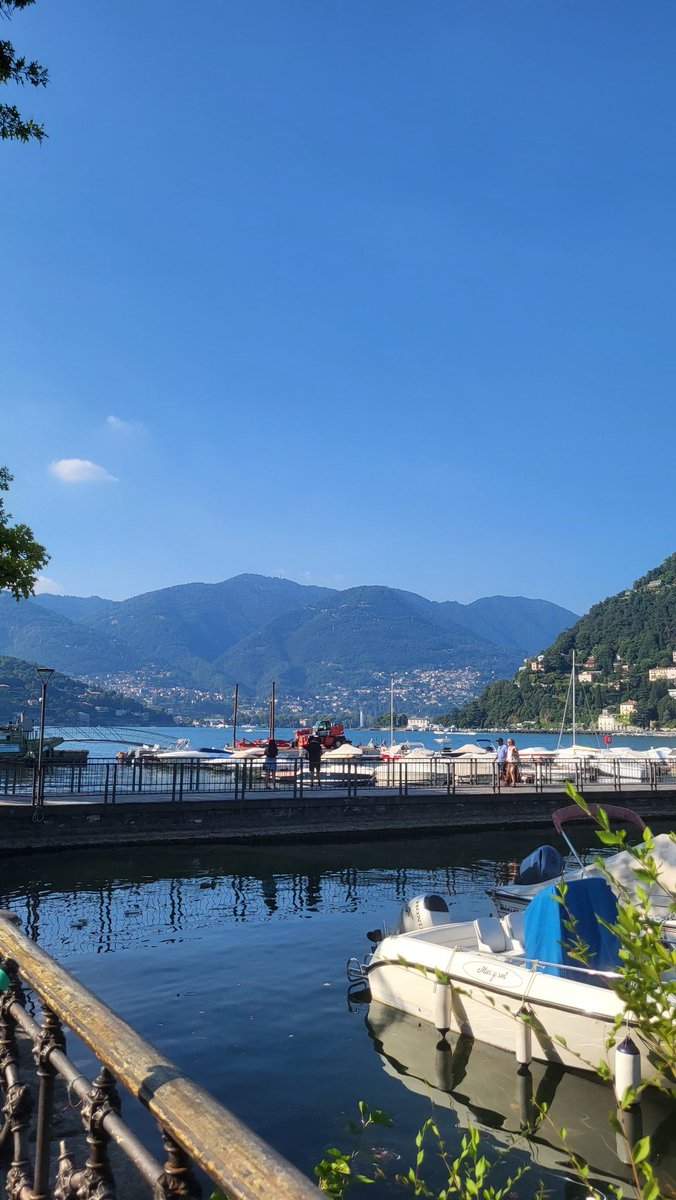 andresvs01's tweet photo. En el Lago Di Como 🇮🇹 https://t.co/wzsig5rrGG