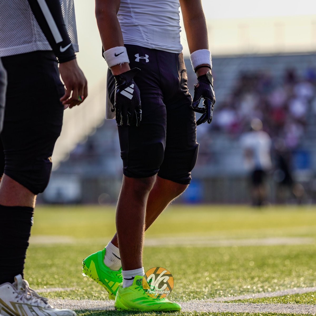 VC__Photography's tweet photo. Chasing dreams, one game closer 🏈 JAGS E.A.T
*** *** *** *** ***
Team : @JhsJags
.
.
.
@JagsClub
@jhs_athletictrainers
#football #footballleader #leaders #footballlife #footballsport #footballathletics #footballportraits #texasphotographer #sportsphotography https://t.co/ZTnzZPoH3Q