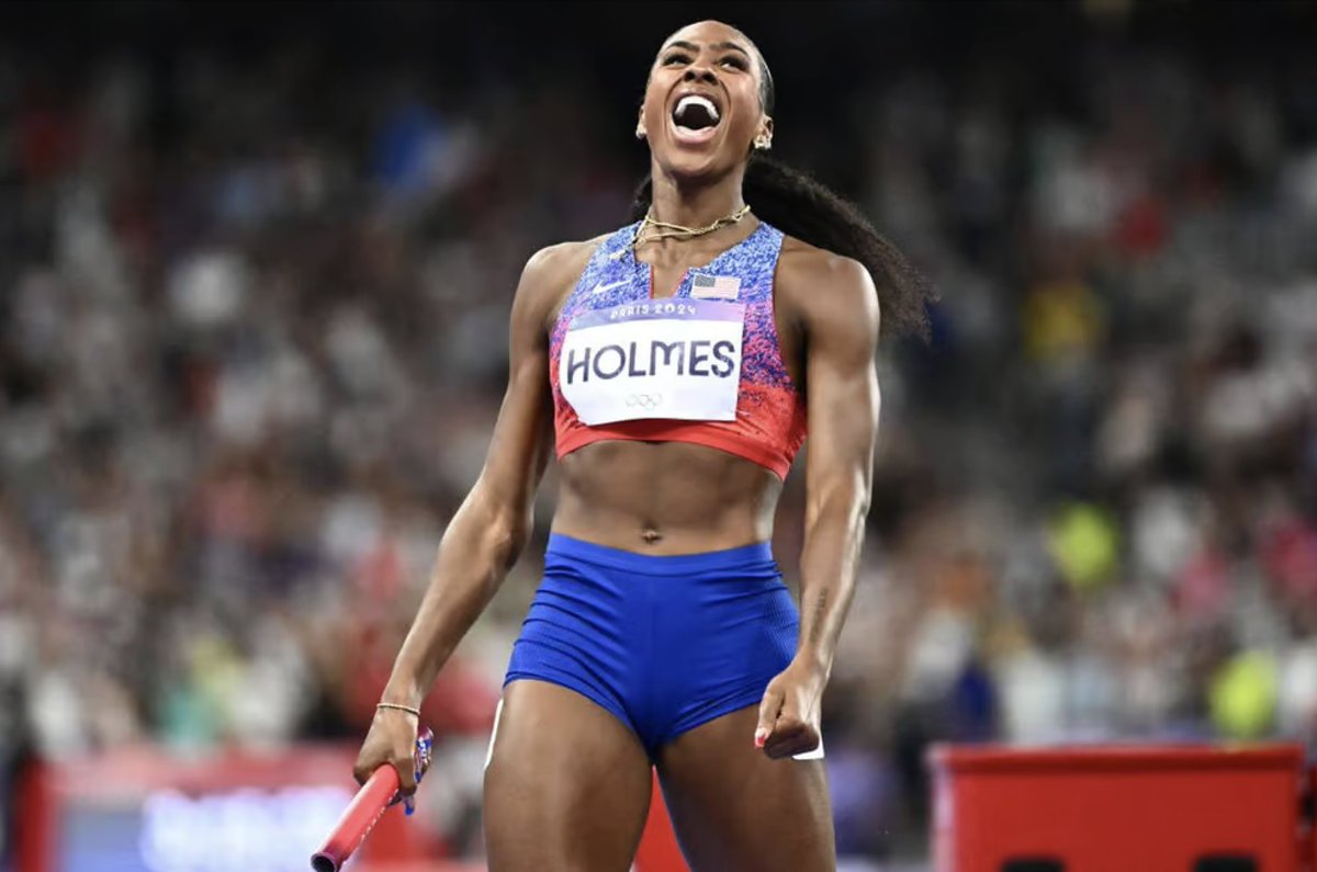 CheshireAcademy's tweet photo. Cheshire Academy alum Alexis Holmes ’18 is a GOLD MEDALIST!!!! Team USA finished first at 3:15.27 in the 4x400m relay, with Alexis closing out the big win. CONGRATS, ALEXIS! We are so proud of you!

Read more here: https://t.co/SXBcOlQeXq

#cheshireacademy #alexisholmes #olympics https://t.co/WTQmYY5rvV