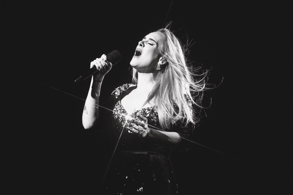 Adele tweet media