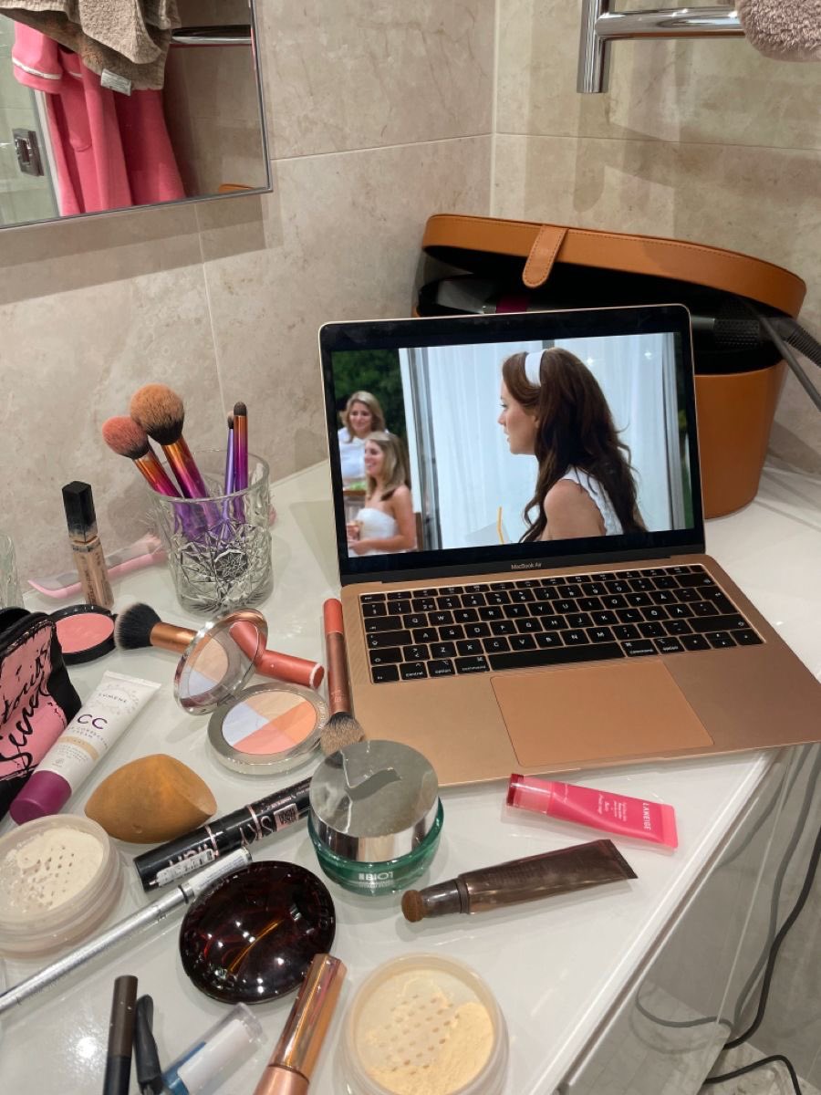 Diorgirlx's tweet photo. girl therapy https://t.co/4YKCf44mxj