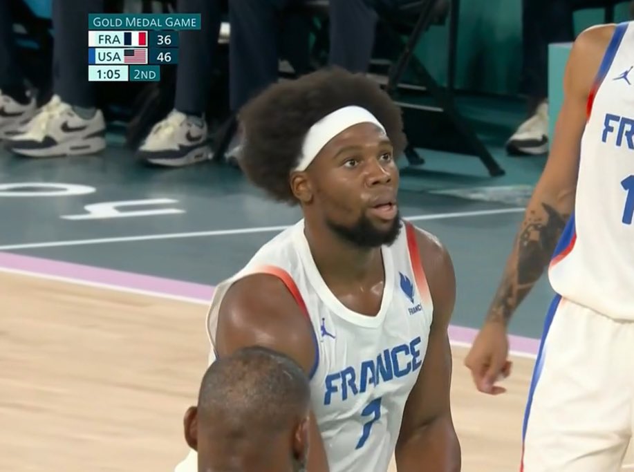 Alex Lewis tweet media