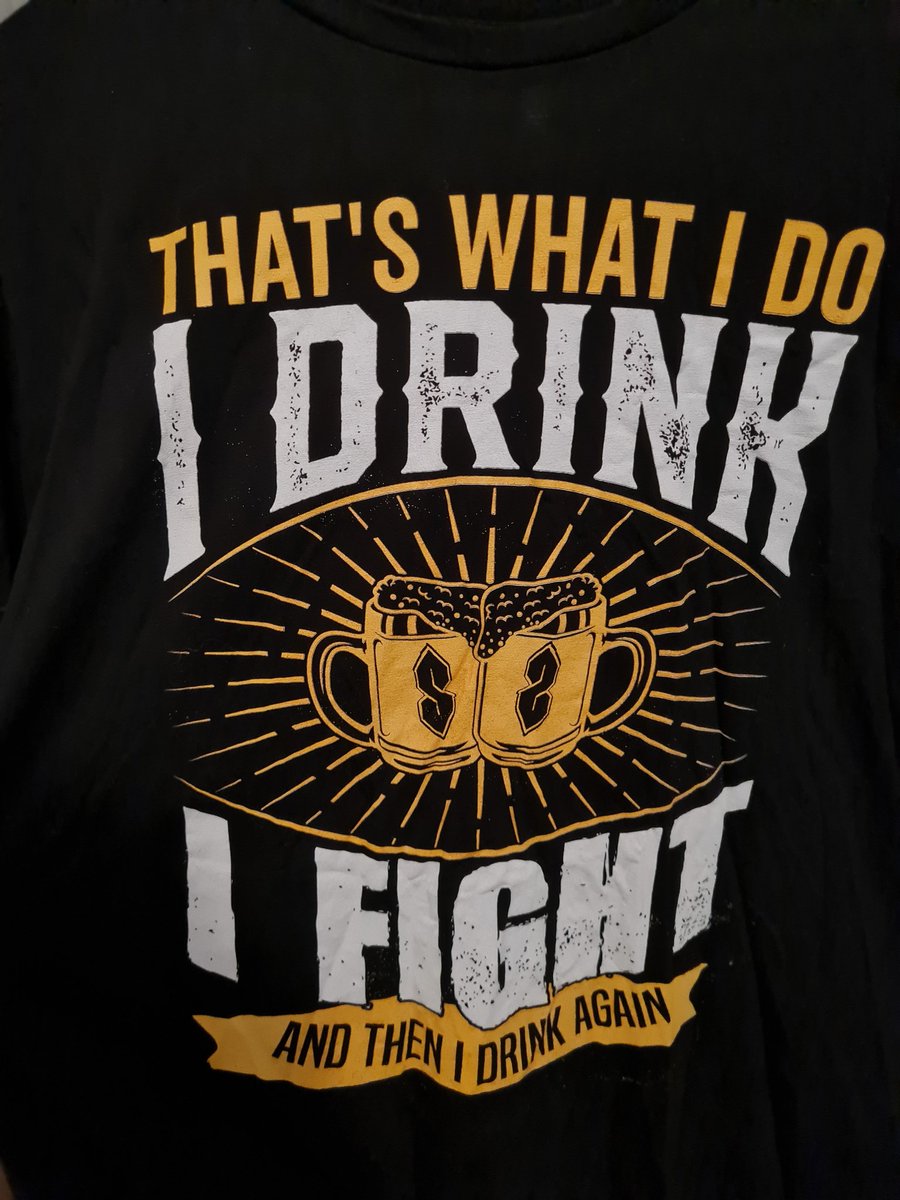 Going out for a drink so of course I have to wear this excellent <a href="/mothfromdaflats/">Session Moth Martina🍻 マーティナセッション</a> t-shirt for it