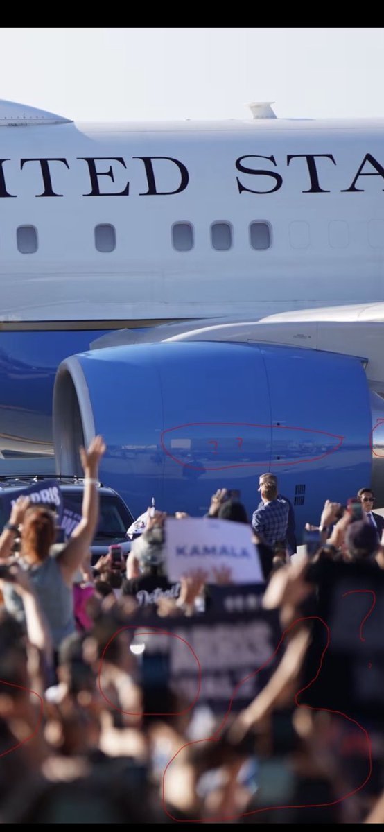 jakeshieldsajj's tweet image. Harris is using AI to fake crowd size