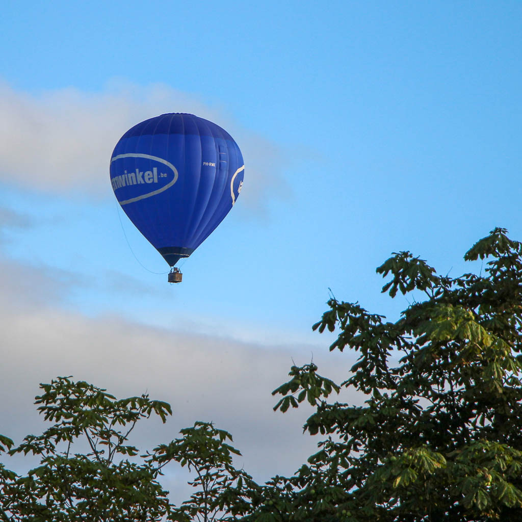 ChrisExcelNinja's tweet photo. A few images from today's @bristolballoon  mass ascent when it flew over St Anne's. Such a great sight when we're lucky enough for it to fly overhead. https://t.co/SWcA3pcpKU