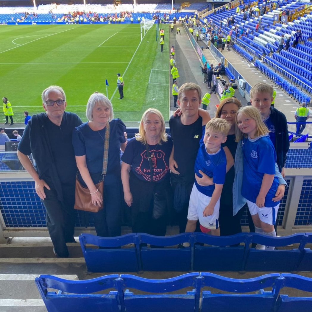 marcfoster1878's tweet photo. Goodison gang 💙 https://t.co/0vTJxvaO0m