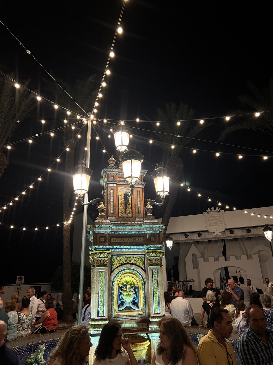La plaza mayor.
La verbena.
El verano.
