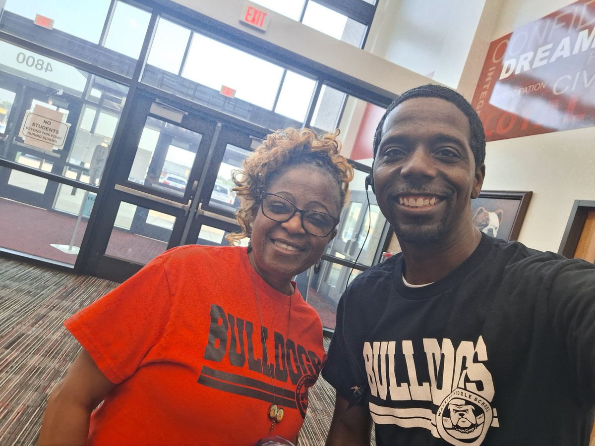pgilliam33's tweet photo. This is Mercy and I'm Percy! We are the twins of the Bulldog Family. 😂 With @MadameOkrah @Watkins_CFISD we are
#BringingOutTheBest #GoBulldogs!!!! #CFISDspirit #behaviorcoach #behaviorinterventionist #teachingwithpep https://t.co/4OEd0suaPs