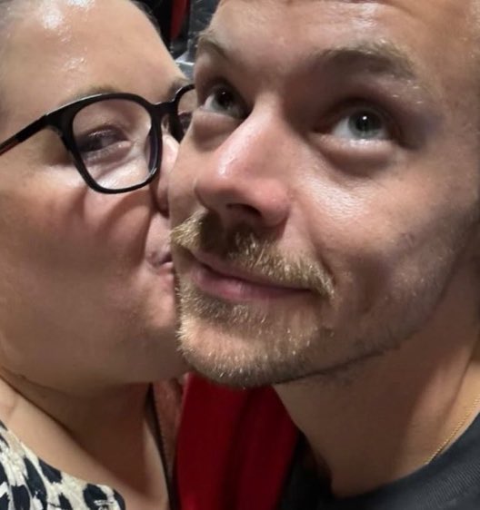 peggythegeneral's tweet photo. would’ve been in his shirt unfortunately https://t.co/MoqFKqih4g
