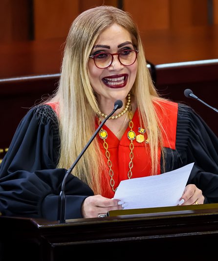 Si maldito espanto, la mayoría de la ciudadanía está en desacato desde hace más de 20 años. 

Prepago de narcos.