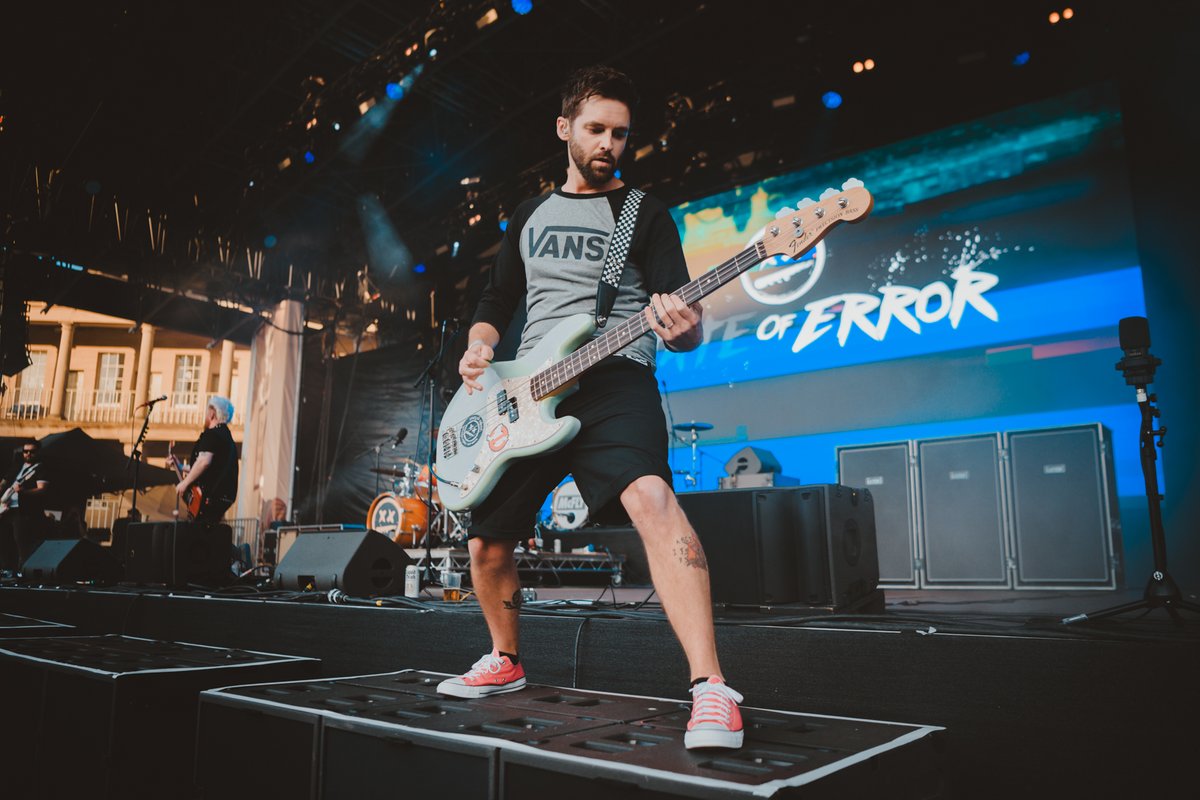 ThePieceHall's tweet image. What an electrifying opener from @StateOfError for @mcflymusic tonight at @TKMaxx_UK presents Live at The Piece Hall! They definitely got the party started! 🎸

Spot our very own Operations Manager and part-time rock star, Mikey! 👏