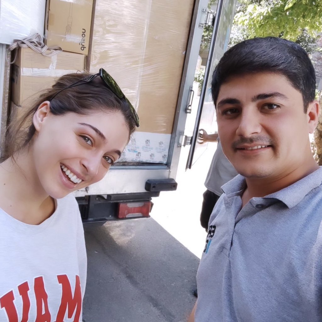 cindirel_la's tweet photo. TAŞINIYORUZ ARKADAŞLARRR YARDIMA GİDELİM 😍🥹 #AyCem https://t.co/9LNRvA6AZ9