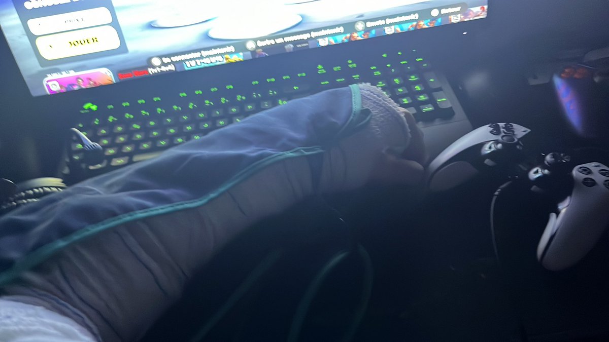 Sous big plâtre mais sa cash comme même 🤣