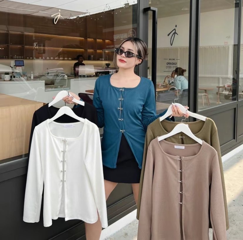 imtyshop's tweet photo. 📍ส่งต่อเสื้อแขนยาวสีขาว ตะขอเกี่ยวหน้า

— 60 บาทรวมส่ง

#ส่งต่อเสื้อผ้ามือสอง #ส่งต่อเสื้อผ้ามือ2 #ส่งต่อเสื้อผ้า #เสื้อผ้ามือสอง #เสื้อผ้ามือ2 #ส่งต่อ #ส่งต่อกระเป๋า #ส่งต่อรองเท้า #โล๊ะตู้ https://t.co/J26GTxgKzI