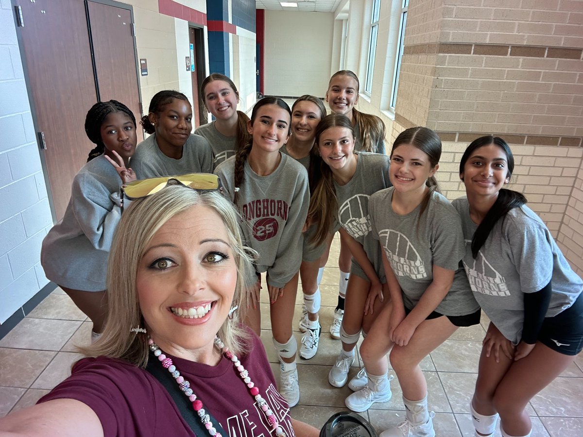 pinkpatterson's tweet image. Great morning scrimmaging some great teams! Way to go Spicy Spice 🌶️ and @GRHS_Volleyball teams for BRINGING the ENERGY on and off the court! #GReatVibes #WeAreGR