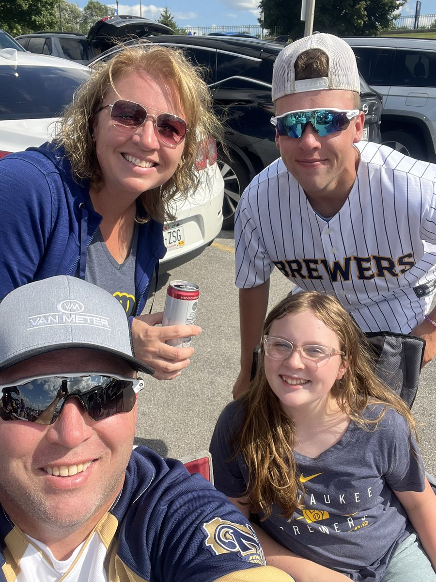 TLogslett's tweet photo. #ThisIsMyCrew https://t.co/ZfpueluwXK