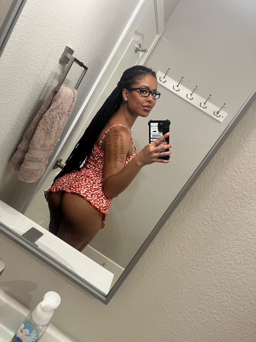 is this dress too short? https://t.co/UNl1CtV9hn