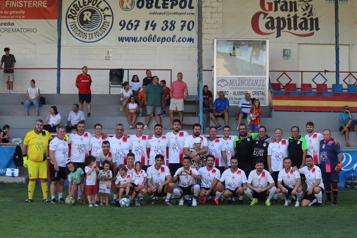 FFCM_es's tweet photo. 🛡️ SELECCIÓN | 

🏆 La #selecciónCLM de Veteranos se lleva  el III Memorial “NIÑO”, evento a favor de ANIDAH

🆚 Triangular donde se han enfrentado al @CPVillarrobledo Veteranos y @SantonVtranos, disputado en el ‘Barranco del Lobo’ roblense

#somosCLM | #genCLM https://t.co/KoITEazKTl