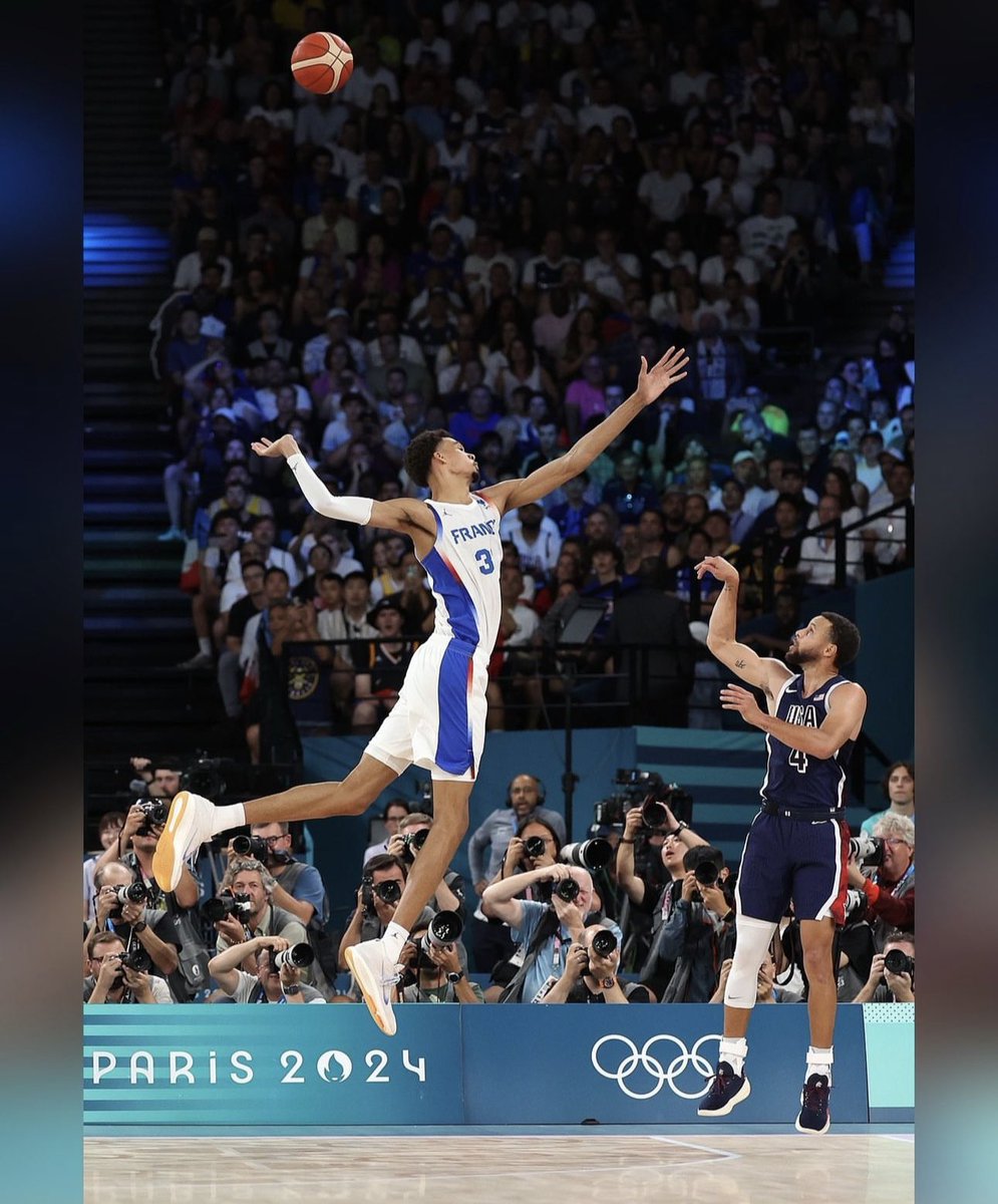 Steph over Wemby😳😳😳

📸 Ezra Shaq