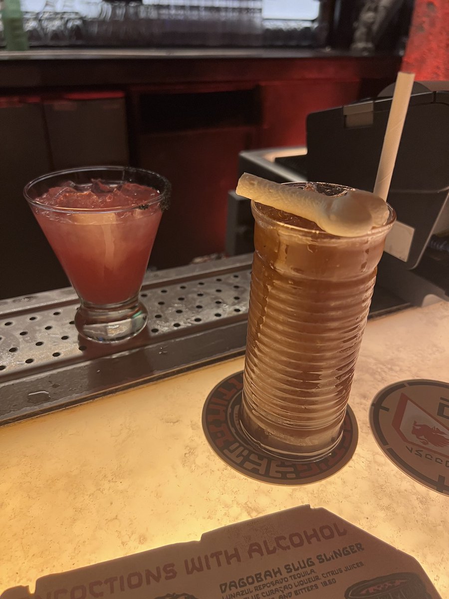 daguru9's tweet photo. Hitting our favs in #BatuuEast #SWGE #StarWars #RontoWrap #OgasCantina #BlackSpire #DHS #WDW #AdventureIsCallingMyName https://t.co/rACGOR7XGV