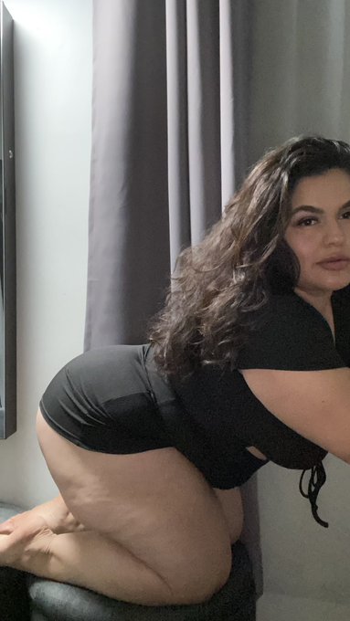 Thickness 😈 https://t.co/TcJ17bJuZd