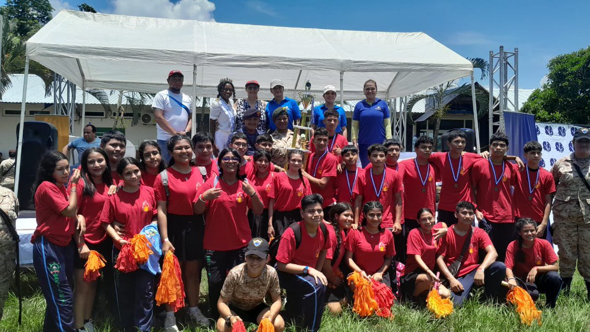 Compartiendo momentos de entretenimiento con la juventud guatemalteca. 🇬🇹🫡😊

Brigada de Infantería de Marina del #EjércitoGT, realizó Rally Militar denominado "Gincana Trasciende", con participación de alumnos del Instituto de Diversificado por Cooperativa, Puerto Barrios,