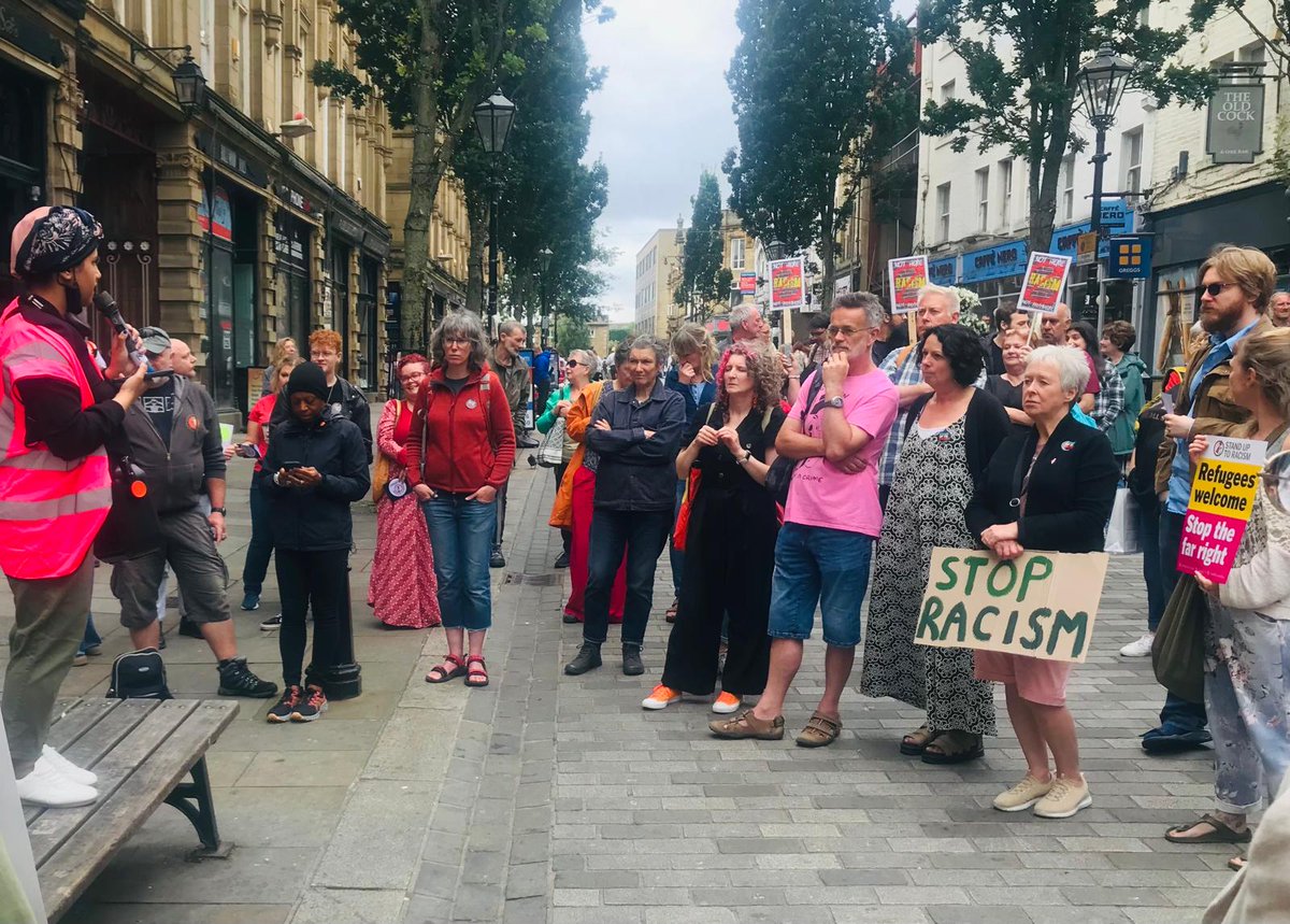 200 strong in #Halifax #Calderdale today where we loudly said Muslims, African-Caribbean people, Jewish people and #RefugeesWelcome here 

#StandUpToRacism