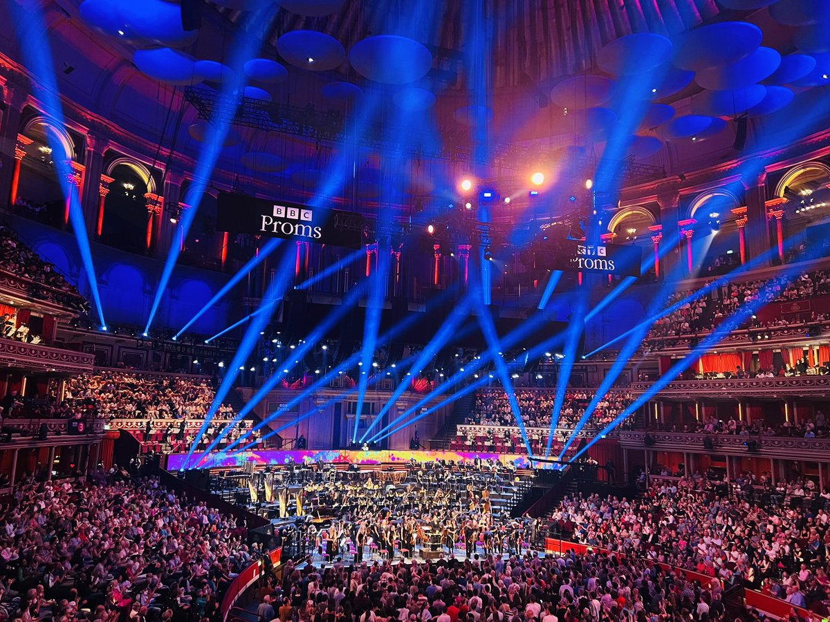 classicjacko's tweet photo. This awesome orchestra of teenagers blew the roof off the @RoyalAlbertHall @bbcproms with Wagner, Missy Mazzoli, Mahler, Bizet and @DaniHoward6 — whose new work ‘Three, Four AND…’ received its world premiere performance. Thank you, @NYO_GB @Alexandre_Bloch @tesskjackson 👏 👏 https://t.co/A42q37c95W