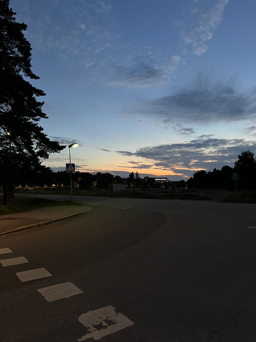 Tadynoll's tweet photo. Went out for a walk until sunset https://t.co/3cjlPPWqbv