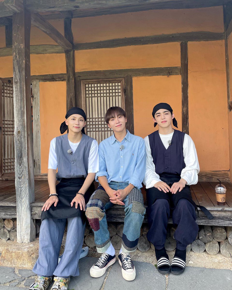 luvsi_gh's tweet photo. 우리집 가족사진 https://t.co/uOvWK5lmMi