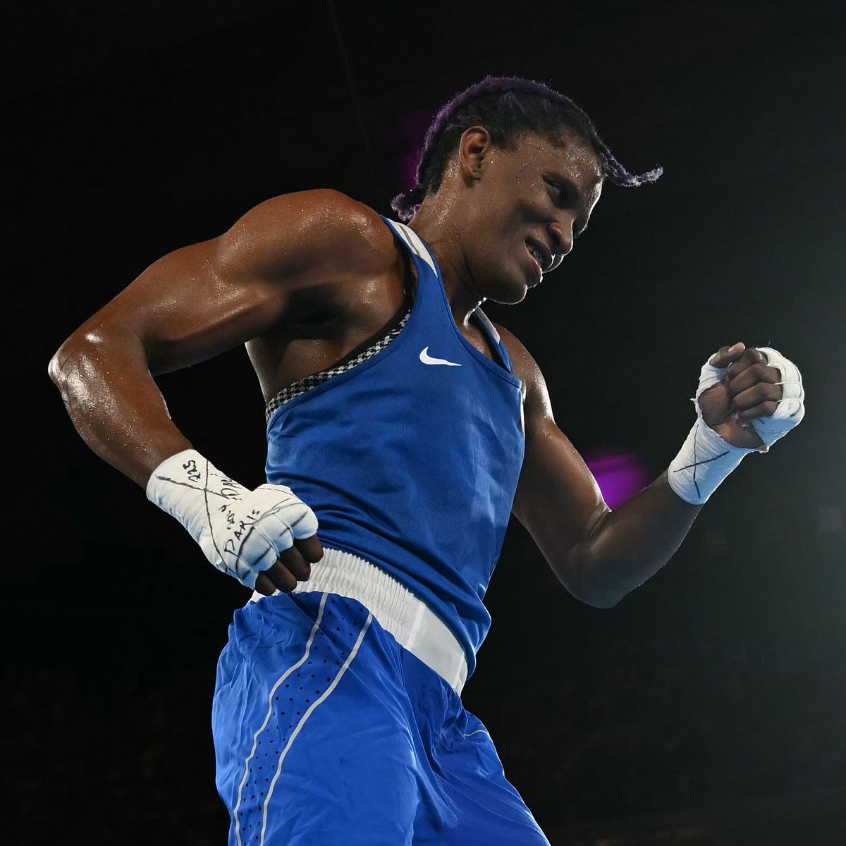 juegosolimpicos's tweet photo. Atheyna Bylon: talento y fuerza desde Panamá 🇵🇦🔥

A los 35 años, logró una medalla de #plata histórica para este país. 🥊

Un gran símbolo de inspiración para las nuevas generaciones. ✨

#JuegosOlímpicos #Paris2024 I @COlimpicoPanama https://t.co/V9E4QQa24r