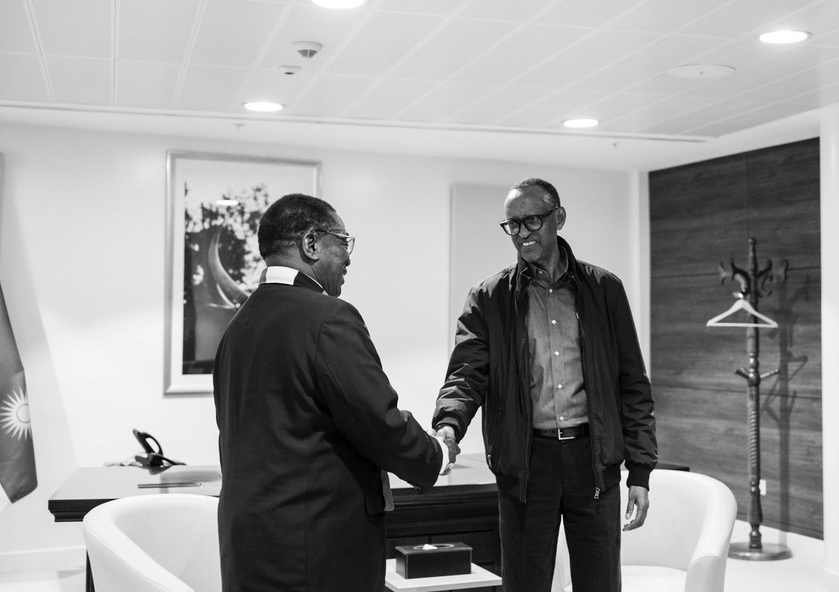 UrugwiroVillage's tweet photo. This evening, President Kagame met with President Emmerson Mnangagwa @edmnangagwa of Zimbabwe, who arrived in Kigali today ahead of tomorrow’s Presidential inauguration ceremony. The two Heads of State reaffirmed their commitment to strengthening the existing fruitful cooperation between Rwanda and Zimbabwe. #Inauguration2024