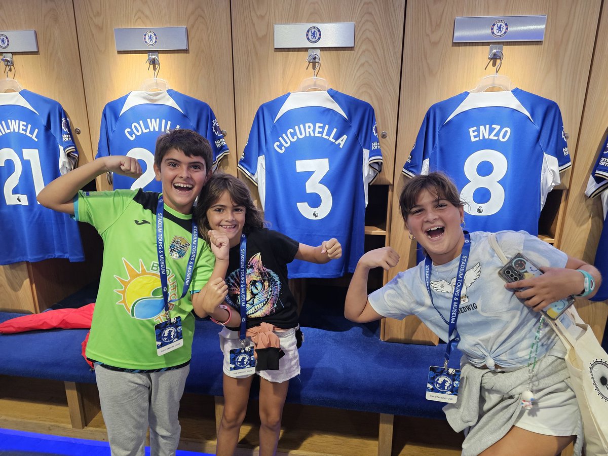 adolfolmedo's tweet photo. @cucurella3 cuando tus hijos te piden ir a ver donde juega su ídolo. https://t.co/lmInVI8Jxw
