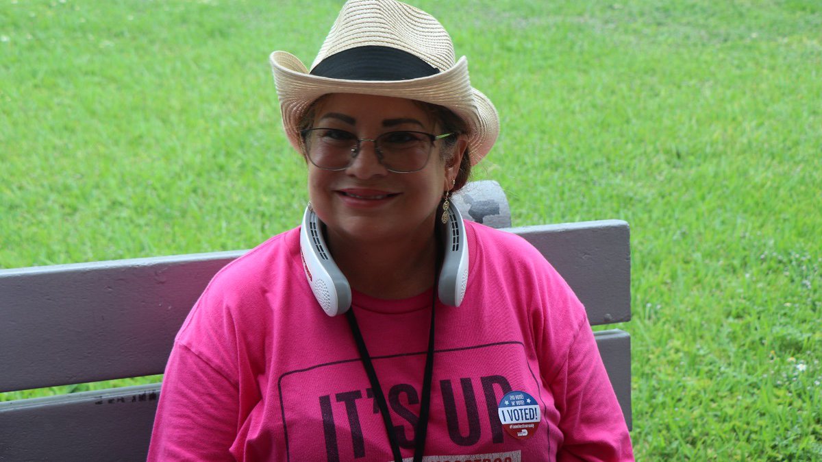 UNITEHERE_SoFla's tweet image. 1️⃣0️⃣days until Miami’s Primary Election!
✈️🗳️Airline catering workers & canvassers showed up strong at the polls to support leaders who stand up for workers' rights, like @MayorDaniella, @KeonHardemon, and @RaquelRegalado.
