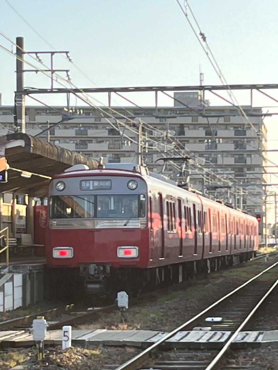 takkin_engine_d's tweet photo. おはようございます。昨夜の佐屋停泊は6515F→662列車 普通東岡崎行き
ト6040F+ギ6815F→742列車 普通吉良吉田行き
でした。
何気に三河脱走おるやん…
ちなみにDD200けん引の2083レは定刻で来ず、ウヤと思われます。
#meiun
#6515F
#662レ
#6040F
#6815F
#2083レ
#三河脱走
#脱走運用
#DD200 https://t.co/AjM1CJHwEd