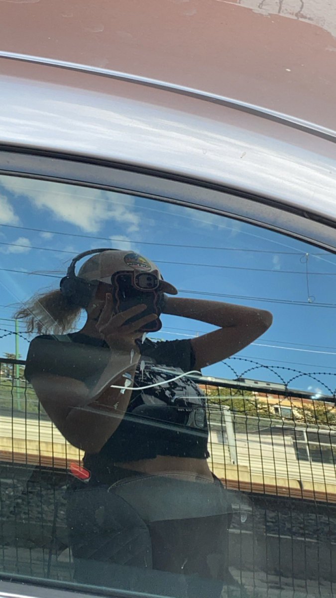 Hoşuna gitsin yada gitmesin kelebek ucmadan önce bir tırtıl olarak yaşamaya devam eder 🥺