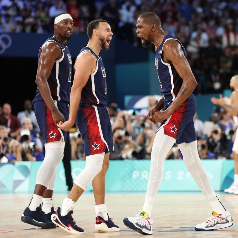 Steph Curry goes OFF in the 4Q to lead USA to 🥇

Curry: 24 PTS, 5 AST, 8 3PM
Durant: 15 PTS, 4 AST, 4 REB
Booker: 15 PTS, 6 REB, 3 AST
LeBron: 14 PTS, 10 AST, 6 REB

#Paris2024
