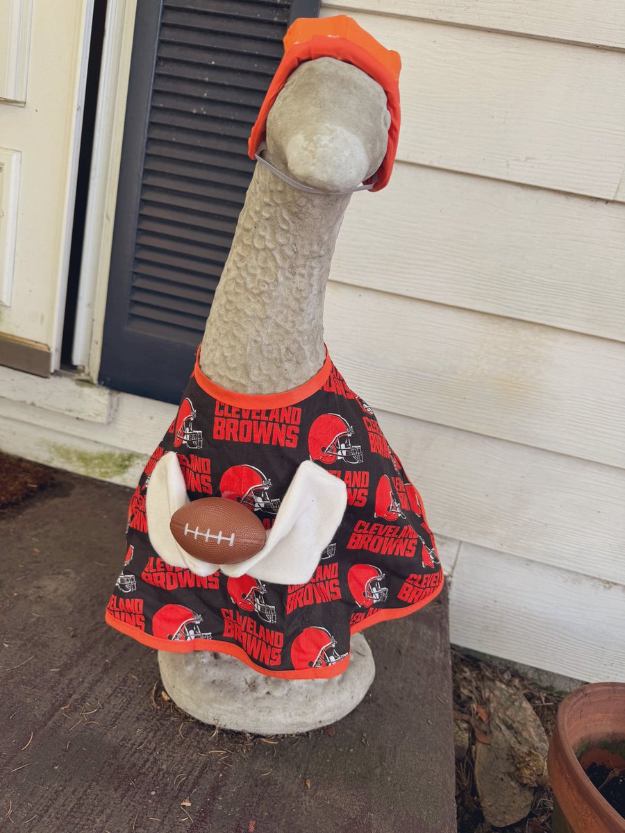 ashleigh_om's tweet photo. Go Browns!🏈 🟤🟠🟤🟠 https://t.co/eVFzsGU6NI
