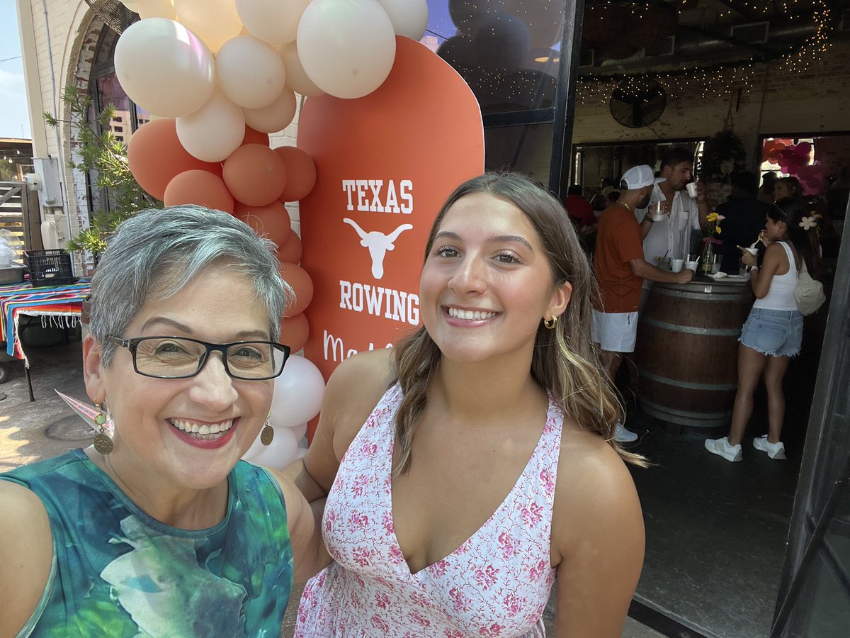 DrSandraClement's tweet photo. #selfiewithMaddie @Madilynn_cantu5 Off to @UTAustin you go. You will ROCK it there like you have everywhere. Love you! Always. ✌🏼✌🏼✌🏼@laura_cantu_ @matthewcantu11 @MichaelCantu_7 @marcus_cantu @CoachMCantu https://t.co/Yvp9aqmYkk